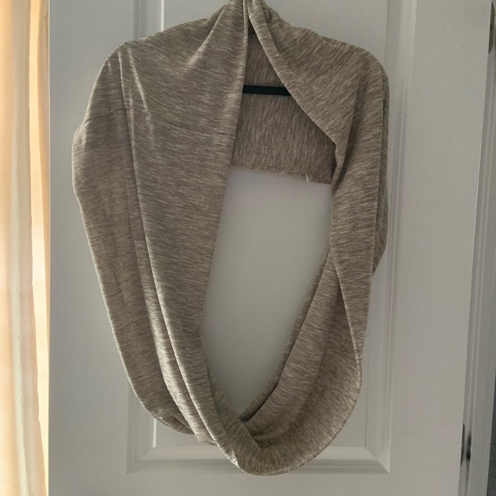 Bamboo infinity scarf with a large zippered pocket. Like new!